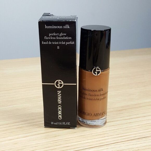 GIORGIO ARMANI # 11 Luminous Silk Perfect Glow Flawless Foundation .6oz - Picture 1 of 3